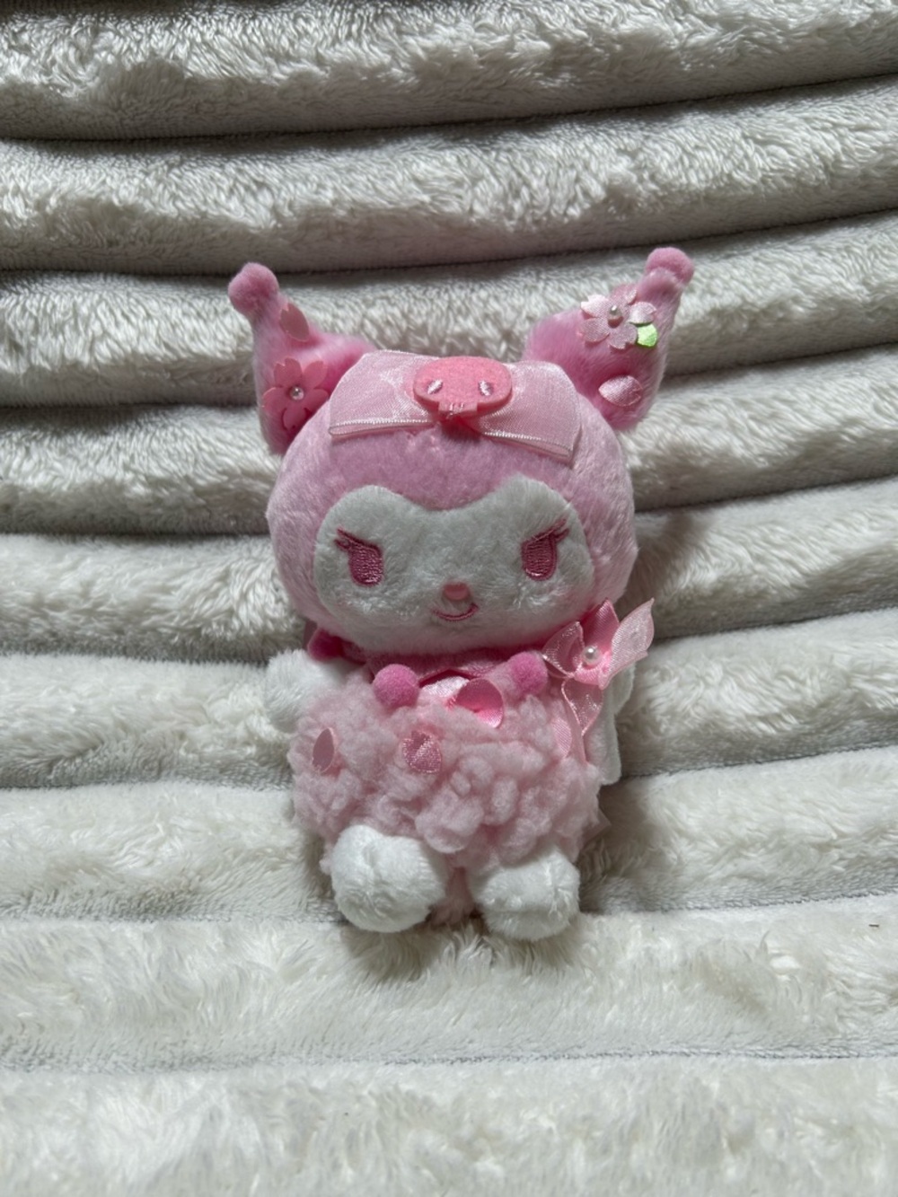 Sanrio 2022 Sakura Series Kuromi mascot holder keychain